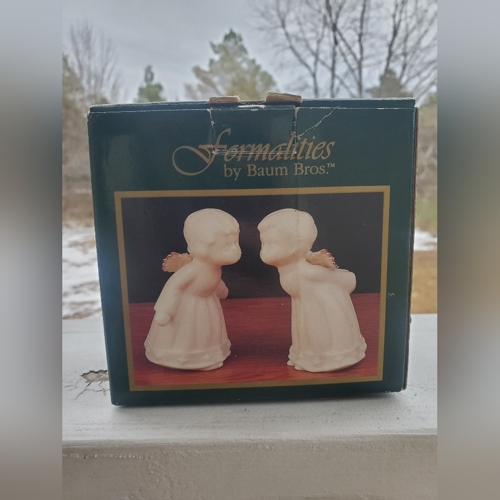 White Angel Figurines Salt And Pepper Set - Picture 7 of 8
